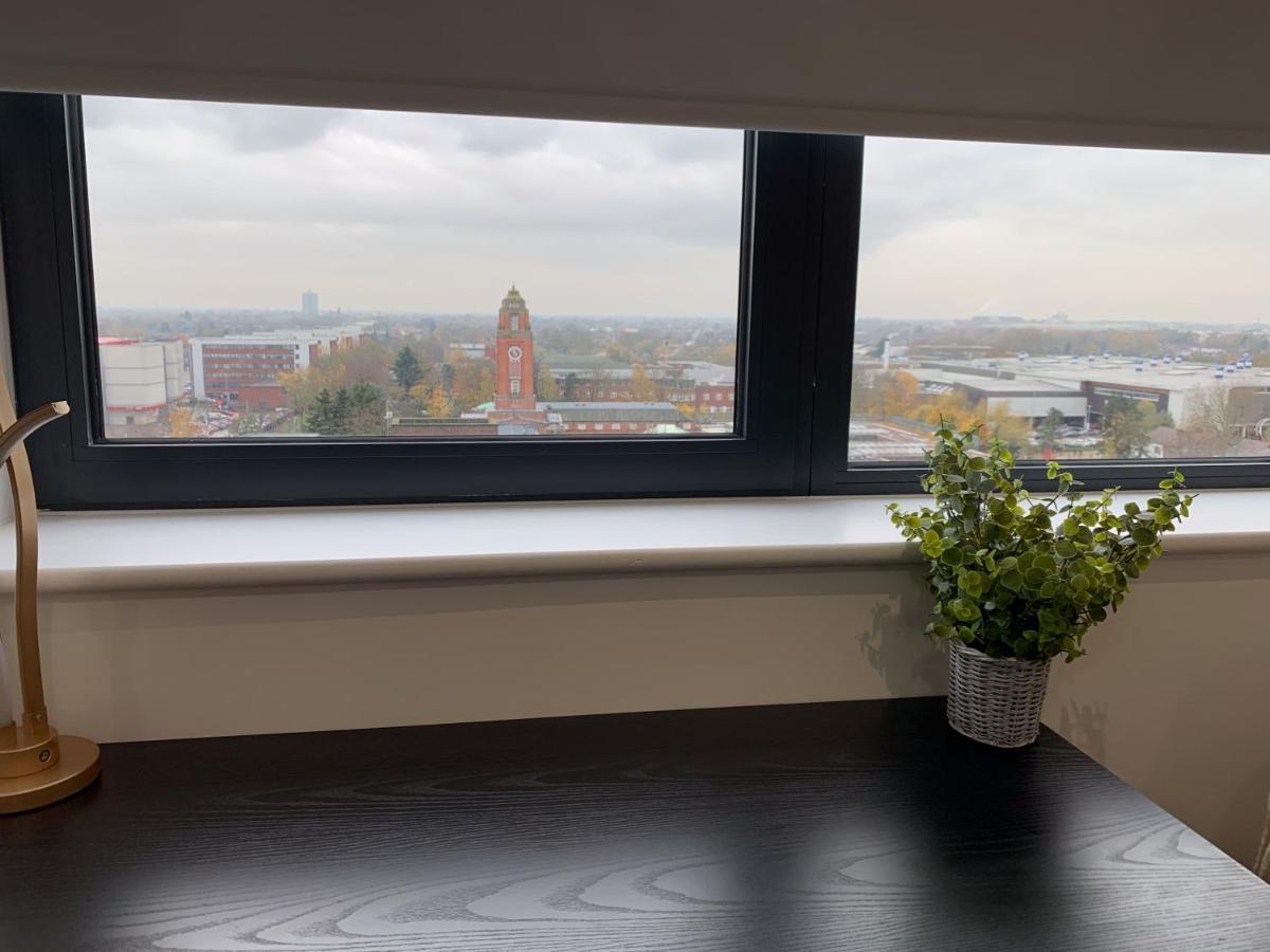 Stylish Studio Apt Overlooking Old Trafford Manchester Exterior photo